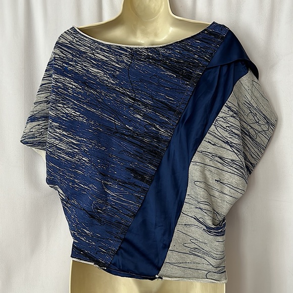Espaco Fashion Blue/Gray Short Sleeve Abstract Crop Top Shirt **Size P** 🌺🌺 - Picture 2 of 5